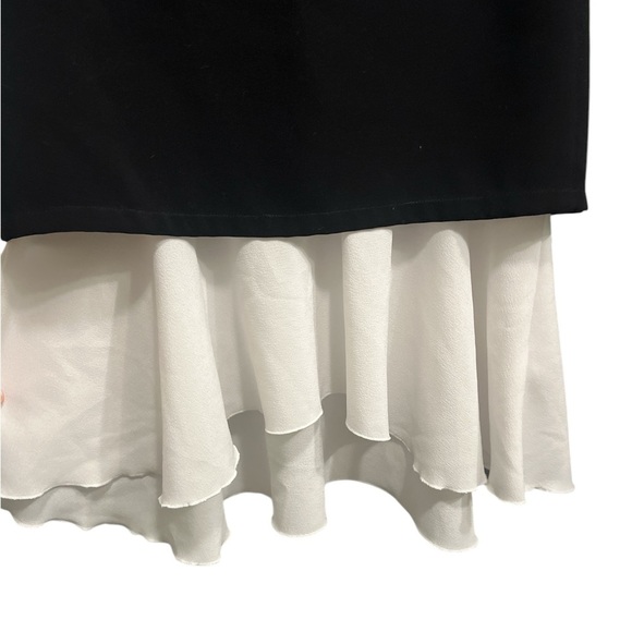 DEX 3-Layer Contrast Top - Size Medium (NWT) - Picture 3 of 4